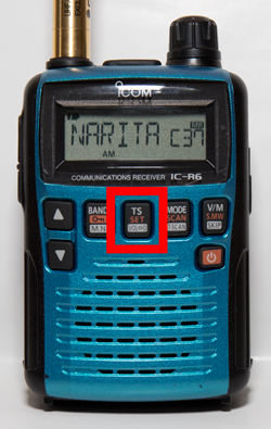アイコム IC-R6 「TS」をピッ、ピーと音が鳴るまで長押しします。