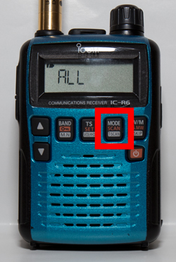 アイコム IC-R6 「MODE」をピッ、ピーと音が鳴るまで長押し後、「DIAL」を回し「PROG10」を表示させ「MODE」を押します。