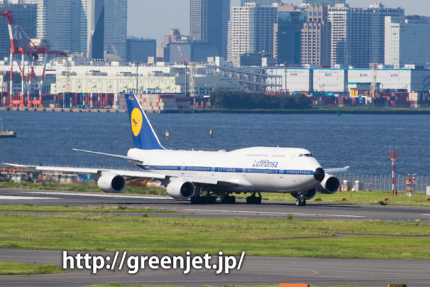 ルフトハンザ航空のボーイング747-830 レトロカラー