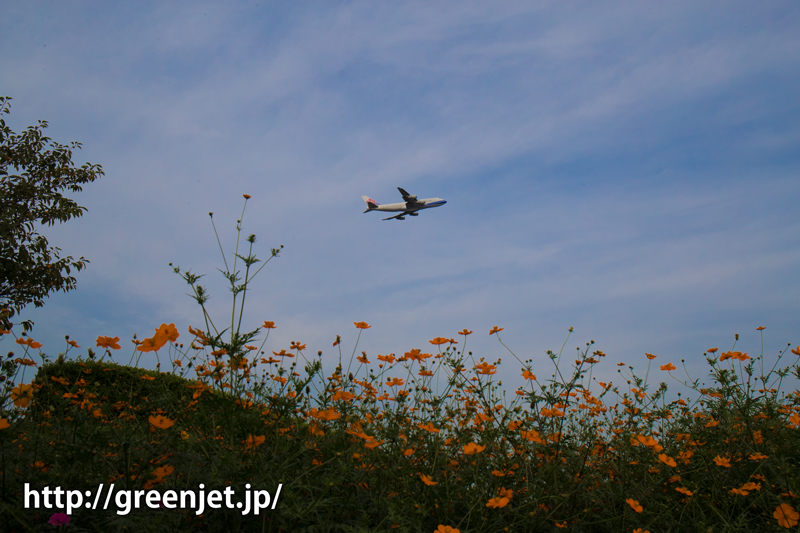 成田空港周辺にて、離陸直後の中華航空のボーイング747