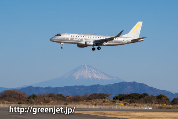 FDA10号機＠富士山静岡空港滑走路東側南展望台で撮影