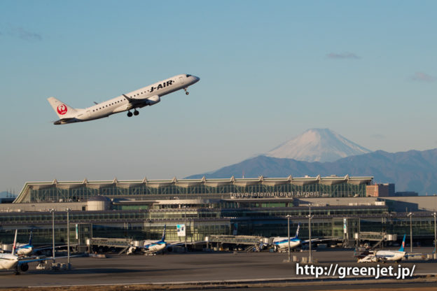 ジェイ・エア エンブラエル ERJ-190-100＠羽田