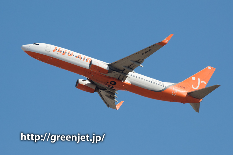 【成田の飛行機撮影スポット】さくらの山臨時駐車場@チェジュエアーのB737