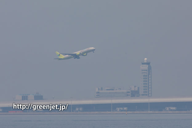 ジンエアーのB777＠関空