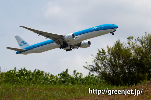 KLMのB777を超低アングルで激写＠さくらの丘