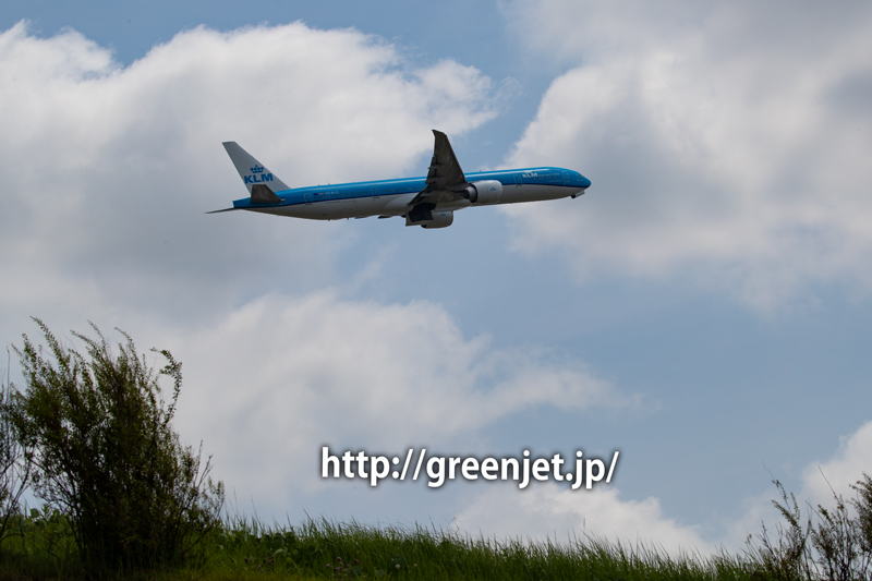KLMのB777を超低アングルで激写＠さくらの丘