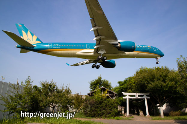 ベトナム航空のエアバスA350＠東峰神社