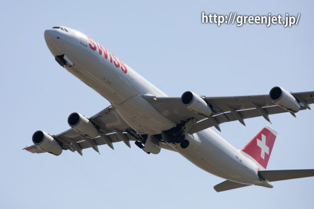 SWISSのエアバスA340の迫力の離陸！