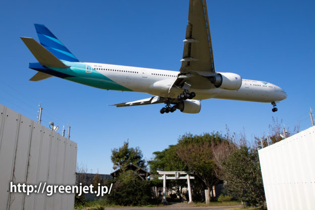ガルーダインドネシアのB777＠東峰神社