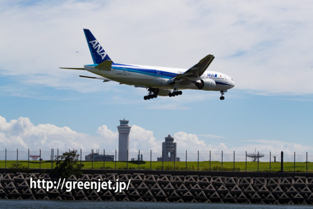 羽田の海上からANAのB777を捉える！