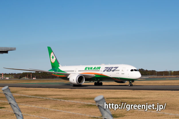 エバー航空のB787＠ゴルフ場入口