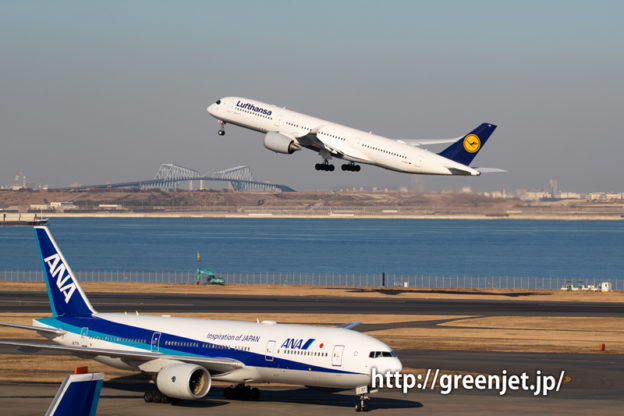 羽田のRWY34RからテイクオフするルフトハンザのA350