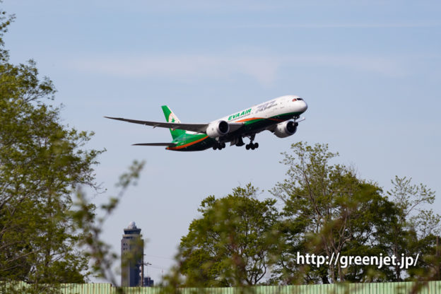 エバー航空のB787～RWY16R上がりを捉える！