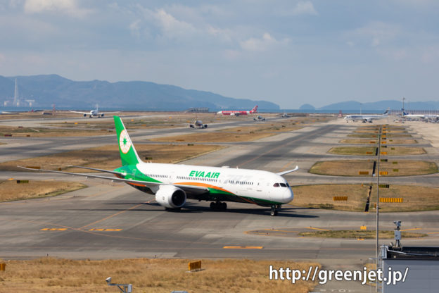 関空展望ホールより～飛んでない飛行機もココでは最高の被写体！