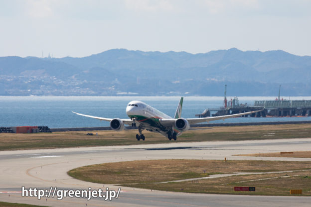 エバー航空のB787-9は関空でも輝く！