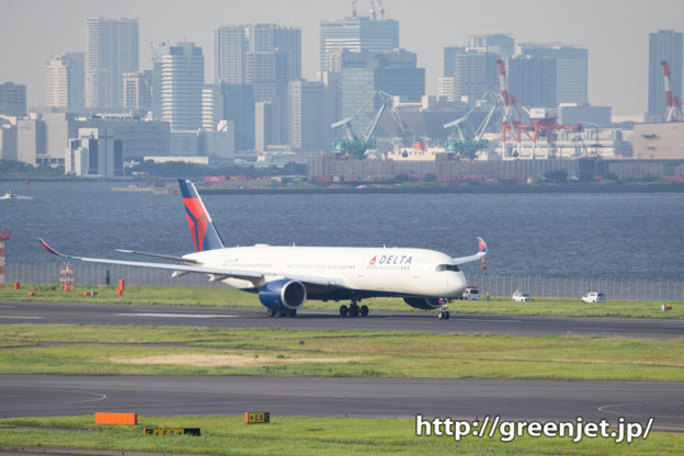 東京湾バックにデルタのエアバスA350！