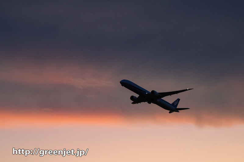 成田 航空博物館付近で撮る夕焼けと飛行機