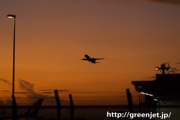 成田 航空博物館付近で撮る夕焼けと飛行機