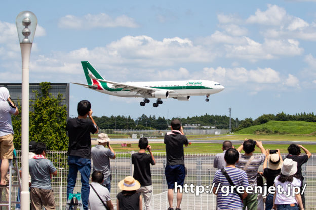東雲の丘で飛行機を少し後ろから撮ってみる
