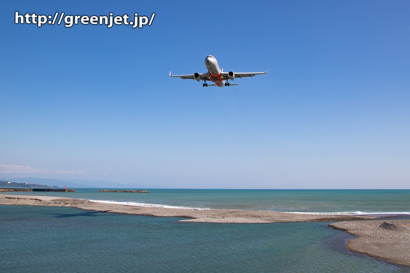 高知の美しい海と飛行機はジェットスター！