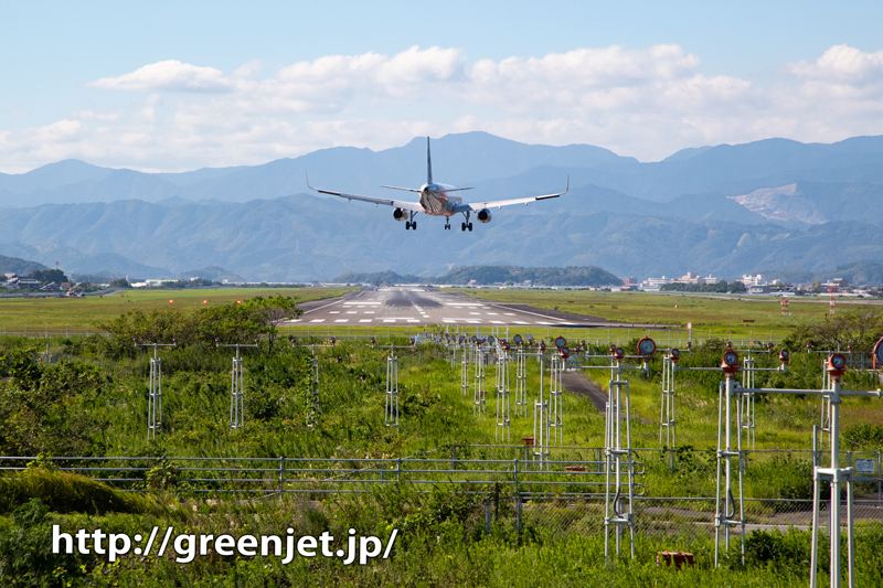 高知の美しい海と飛行機はジェットスター！