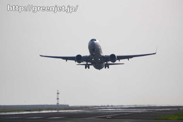 宮崎のアスファルトを蹴り飛行機が飛ぶっ！