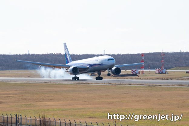 生コンポイントで撮る飛行機のタッチダウン