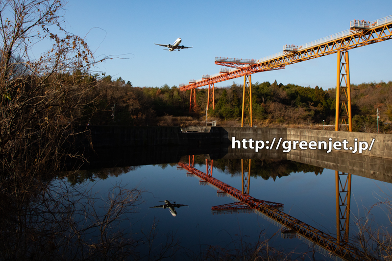 【岡山の飛行機撮影ポイント】RWY07の調整池前