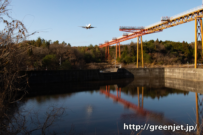 【岡山の飛行機撮影ポイント】RWY07の調整池前