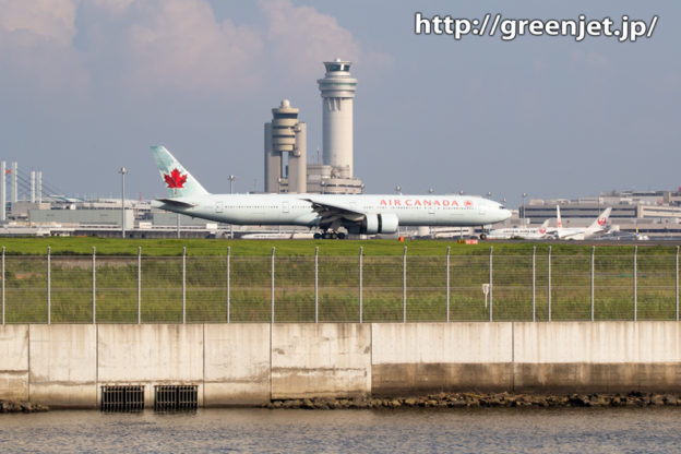 エアカナダのこんな旧塗装機も素敵だよね！