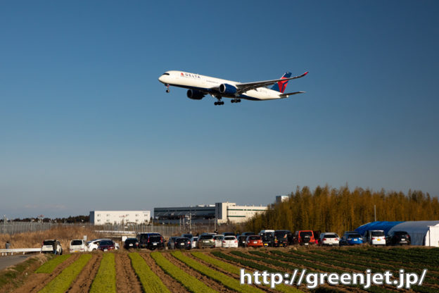デルタのA350を成田のローカル風景と