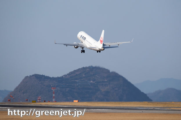 松山で山と絡むメッチャ良い感じの飛行機！