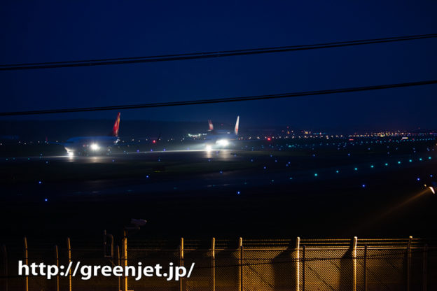夜の飛行機ラッシュアワー＠成田