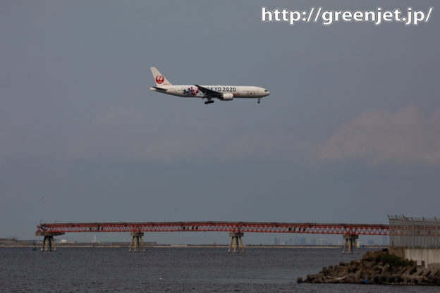 つばさ公園で新飛行ルートで飛ぶ飛行機を！