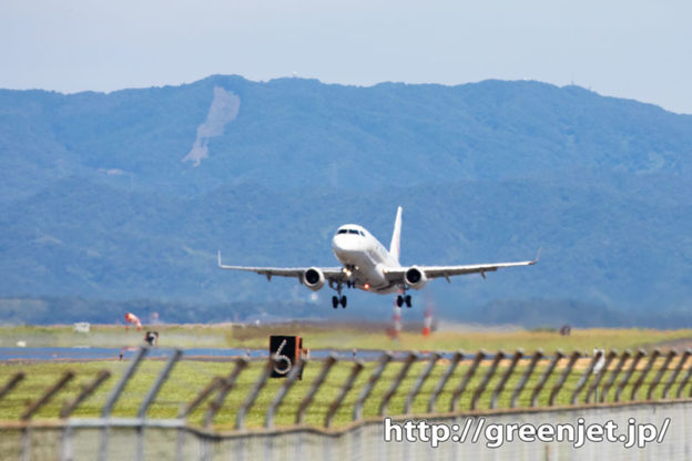 【出雲の飛行機撮影ポイント】滑走路南側の農道