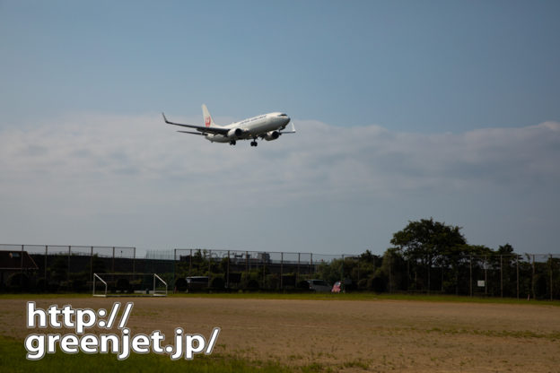 誰もいない球場から飛行機＠高知