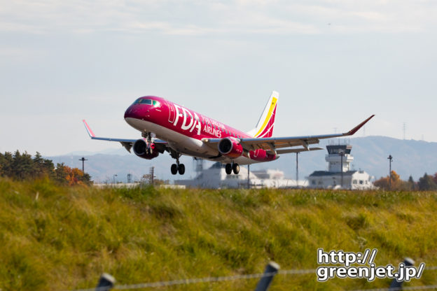 松本でワインレッドの飛行機にメッチャ迫る！