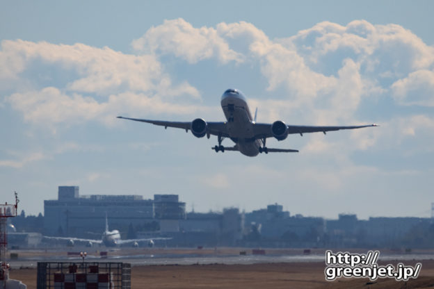 成田で飛行機～B7背後のジャンボが美しかった話