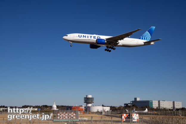 成田で飛行機～ニューカラーのユナイテッド
