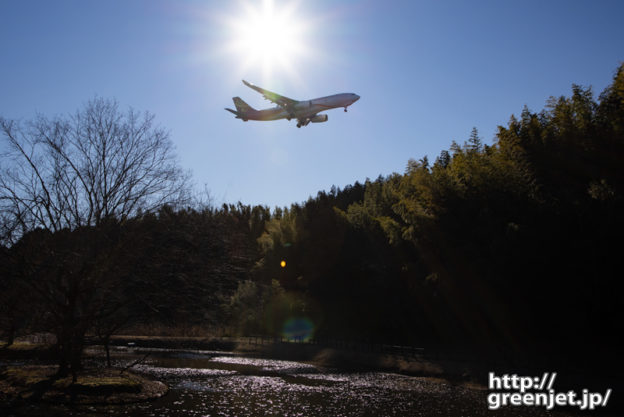 成田で飛行機～ギラギラっときたね