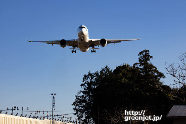 成田で飛行機～A350を正面から狙う