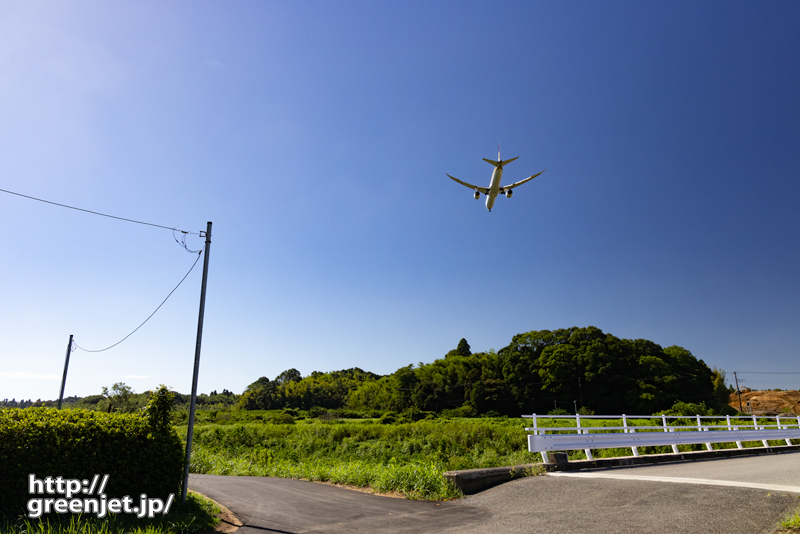 成田で飛行機～小さい橋とのコラボもいい！