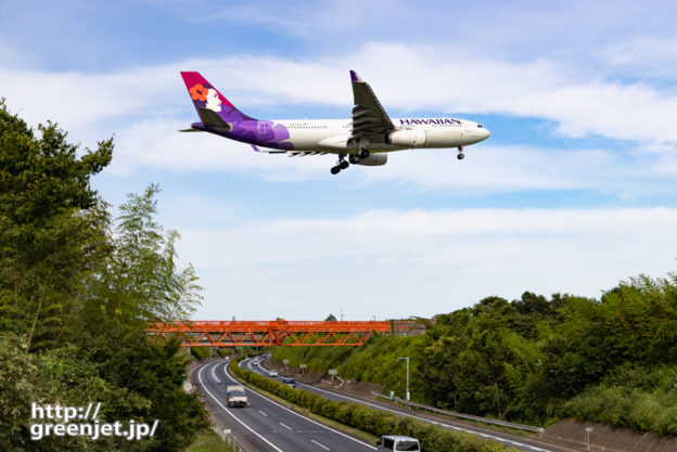 成田で飛行機～高速道路上をハワイアン