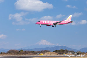 静岡で飛行機～ピンクのFDAと富士