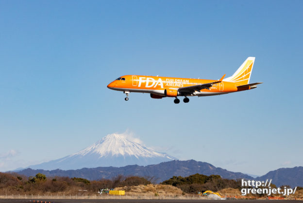 静岡で飛行機～オレンジFDAと富士