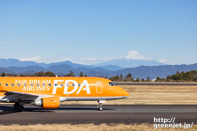 静岡で飛行機～オレンジFDA～富士を望む