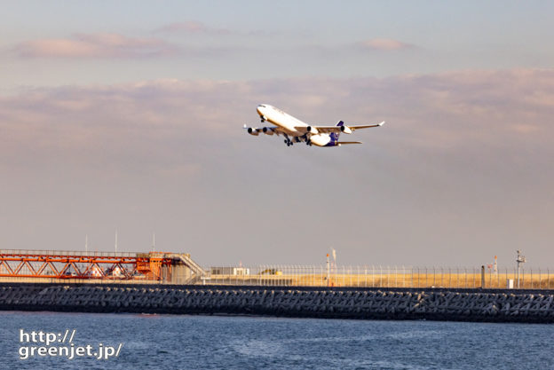 羽田で飛行機～ルフトのA340を捉える！
