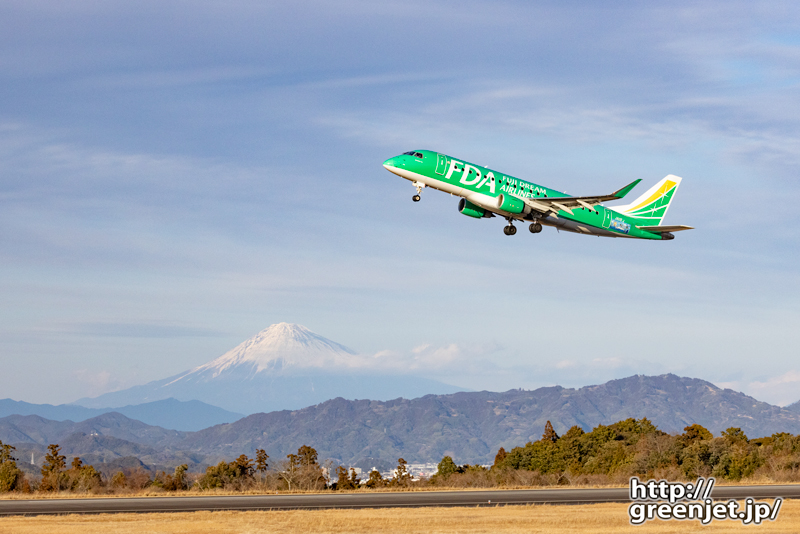 静岡で飛行機～めずらしくオーバー富士