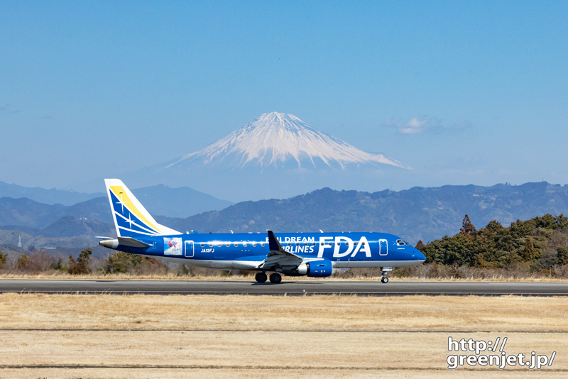 静岡で飛行機～ネイビーFDA越しに富士を