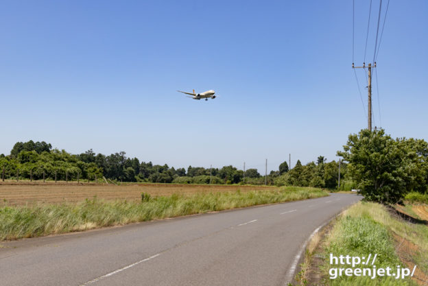 成田で飛行機～ゴールドB787が迫る！